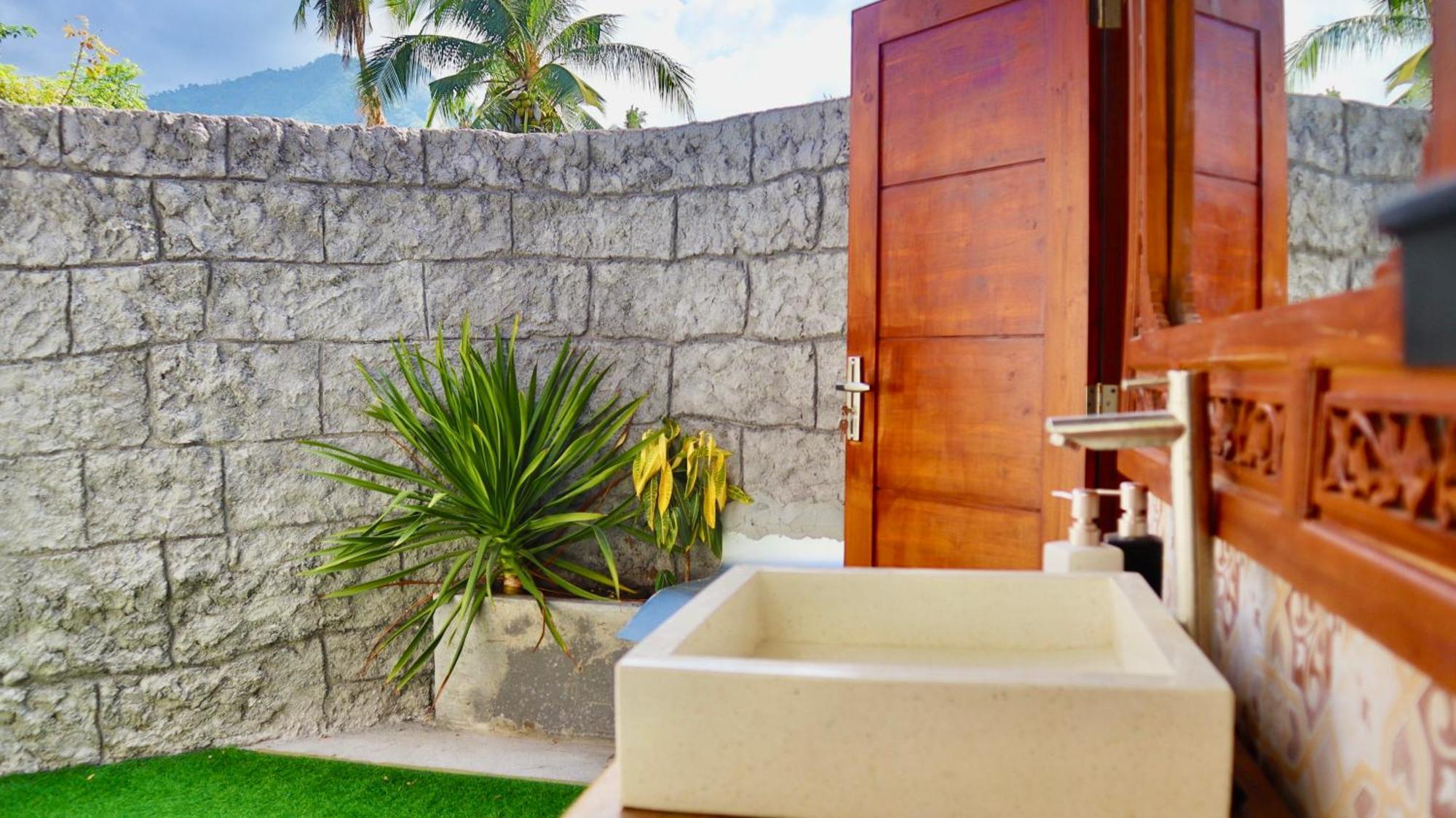 Pranajaya Oasis Villa เตจากูลา ภายนอก รูปภาพ