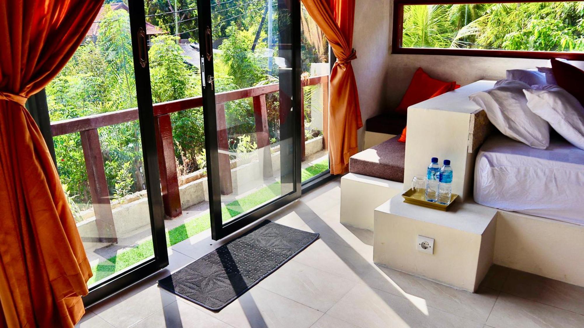 Pranajaya Oasis Villa เตจากูลา ภายนอก รูปภาพ